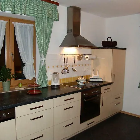 Haus Alpengluehn Apartmán *